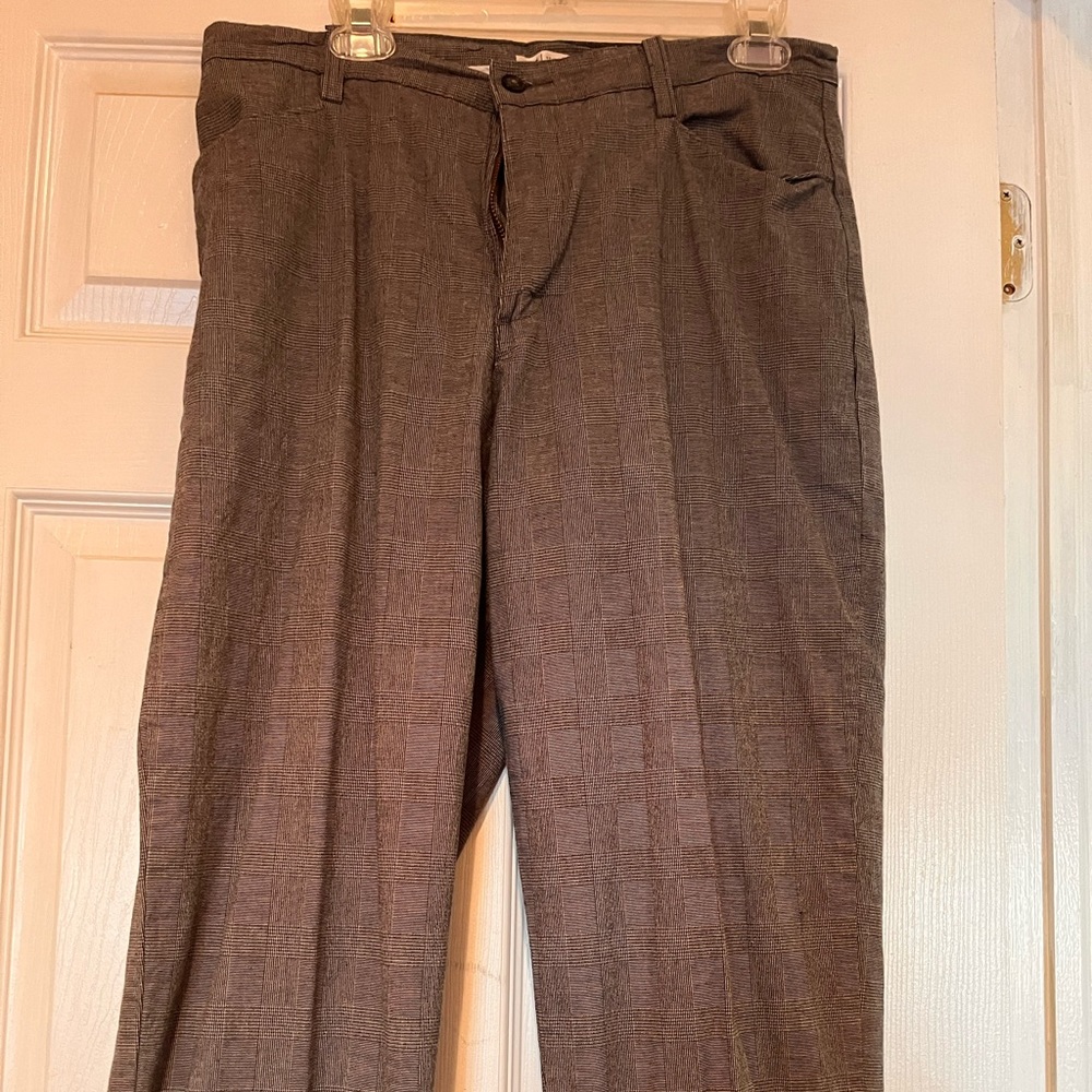 Ladies Lee casual slacks. Gently worn
